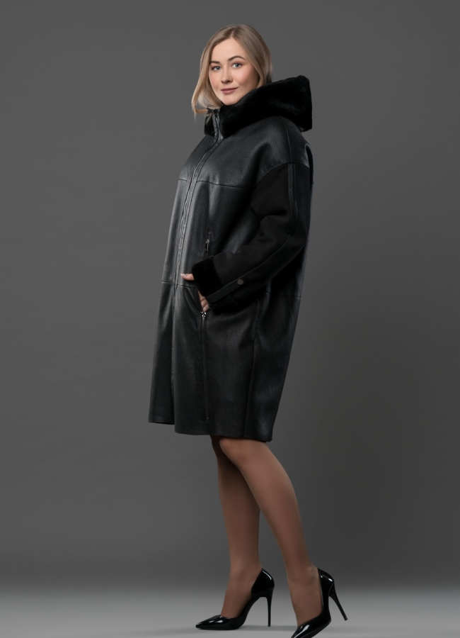 фото Дубленка из натуральной кожи в черном цвете, на молнии с капюшоном модель № 9036