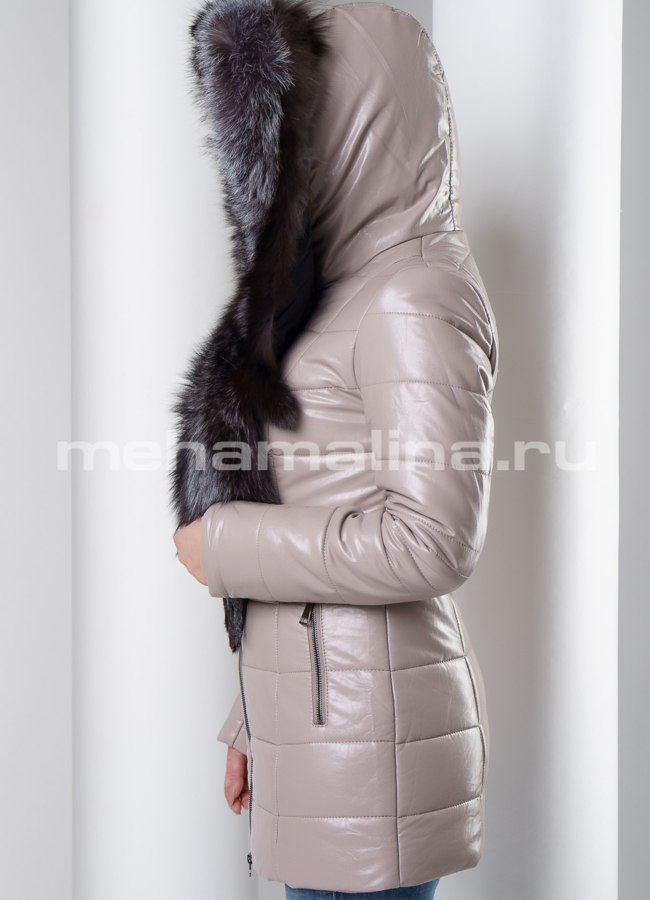 Светлый пуховик из экокожи модель № 535 универмаг малина