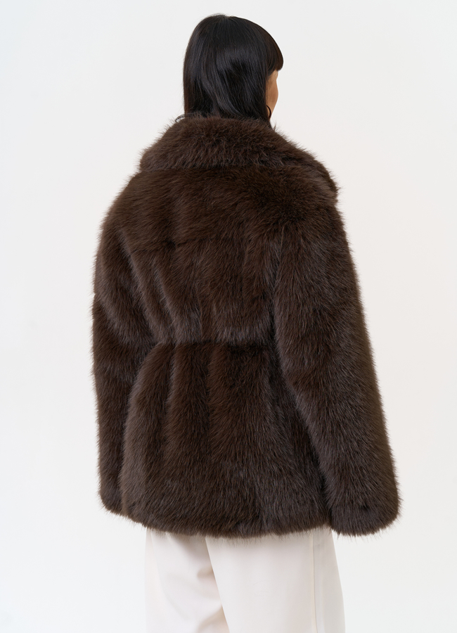 Женская шуба из эко меха с английским воротником модель № 31260 универмаг малина Женская шуба из эко меха с английским воротником модель № 31260 универмаг малина