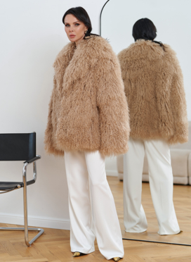 Женская шуба из меха ламы Женская шуба из меха ламы