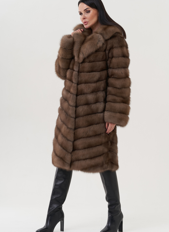 Шуба из куницы с английским воротником 