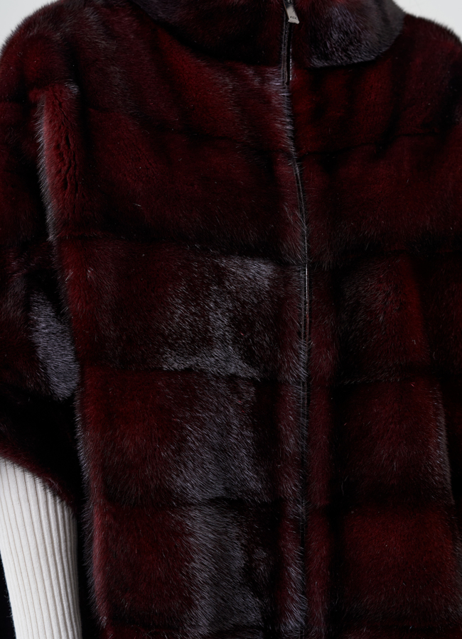 Короткая шуба на молнии  модель № 24385 универмаг малина