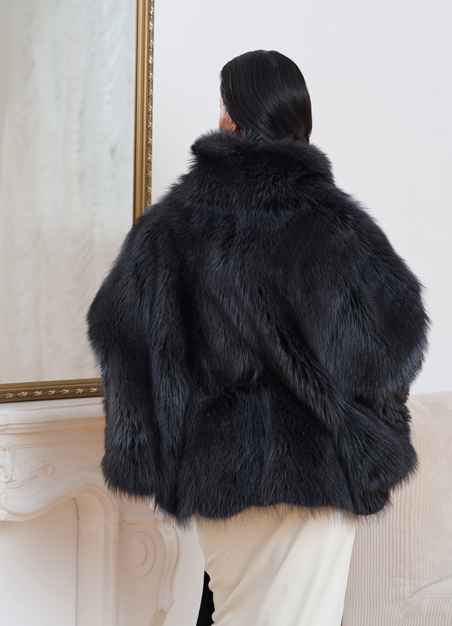 Куртка из меха енота модель № 29541 универмаг малина