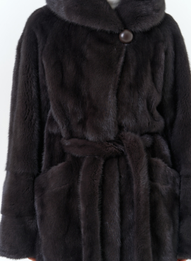 Шуба из меха норки с капюшоном