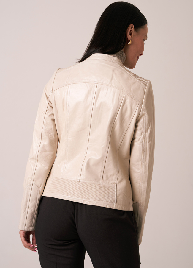 Белая кожаная куртка модель № 950 в кредит