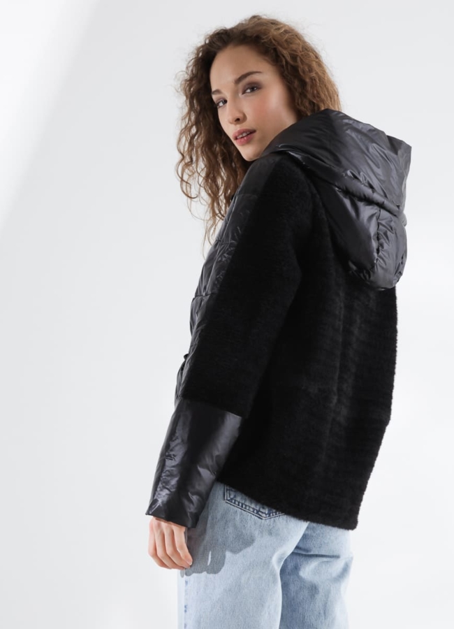 фото Куртка с капюшоном модель № 7722