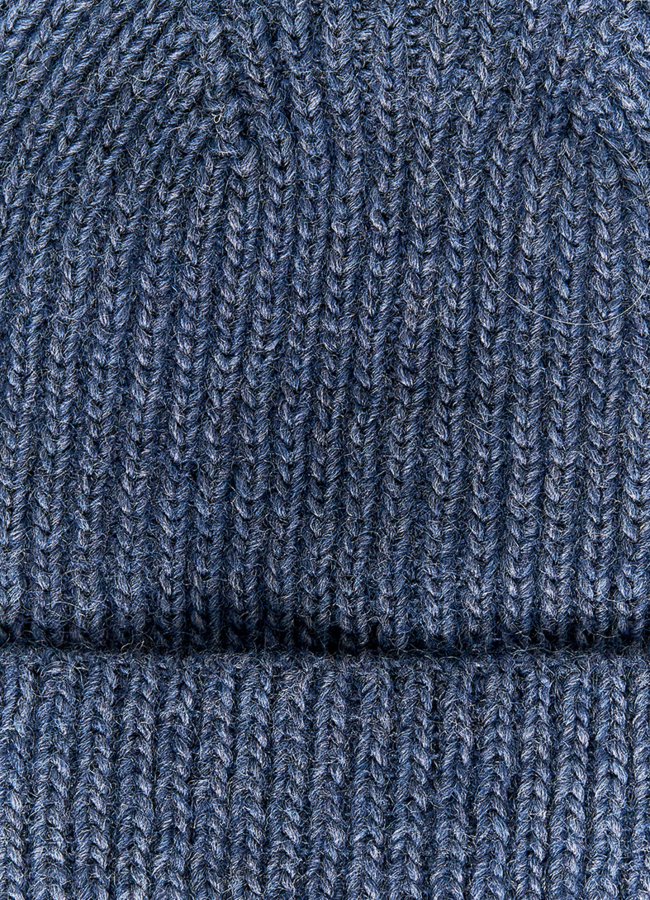 Шапка женская  модель № 10736 универмаг малина