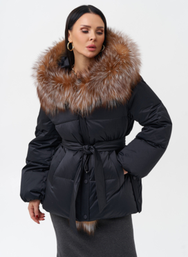 Женский пуховик с отделкой из меха лисы