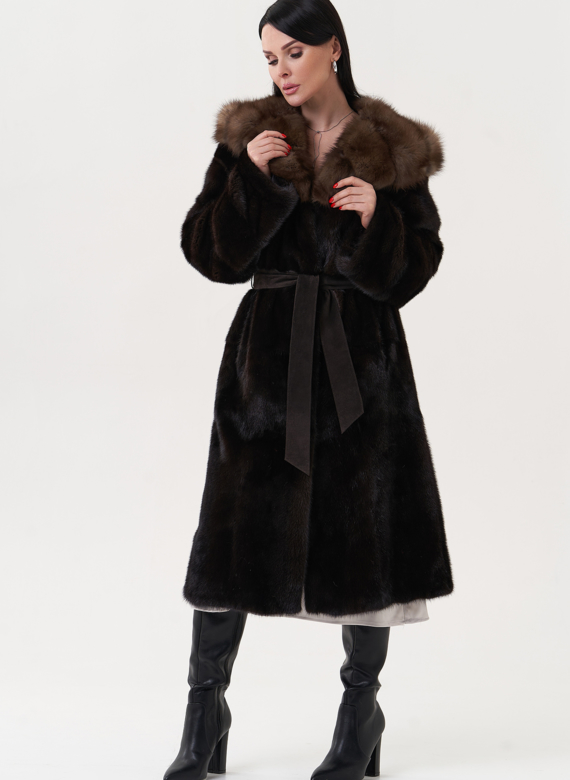 Норковая шуба с отделкой из меха куницы