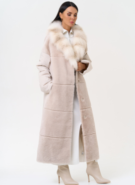 Комбинированное женское пальто из меха овчины с поясом