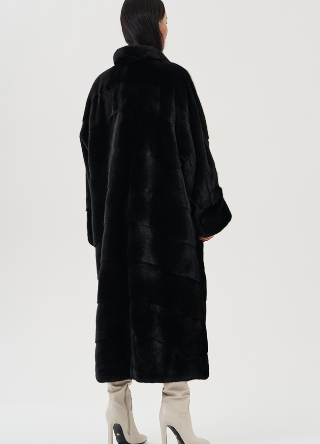 Черная шуба из скандинавской норки модель № 24968 в кредит