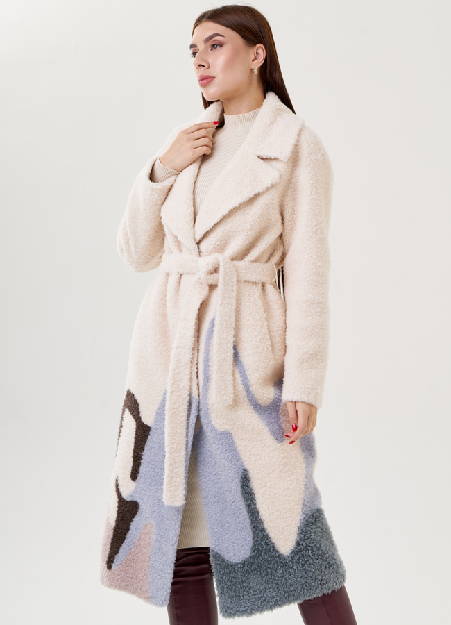 Пальто из эко меха с принтом модель № 75616 универмаг малина