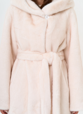 Женская шуба из эко меха с капюшоном Женская шуба из эко меха с капюшоном