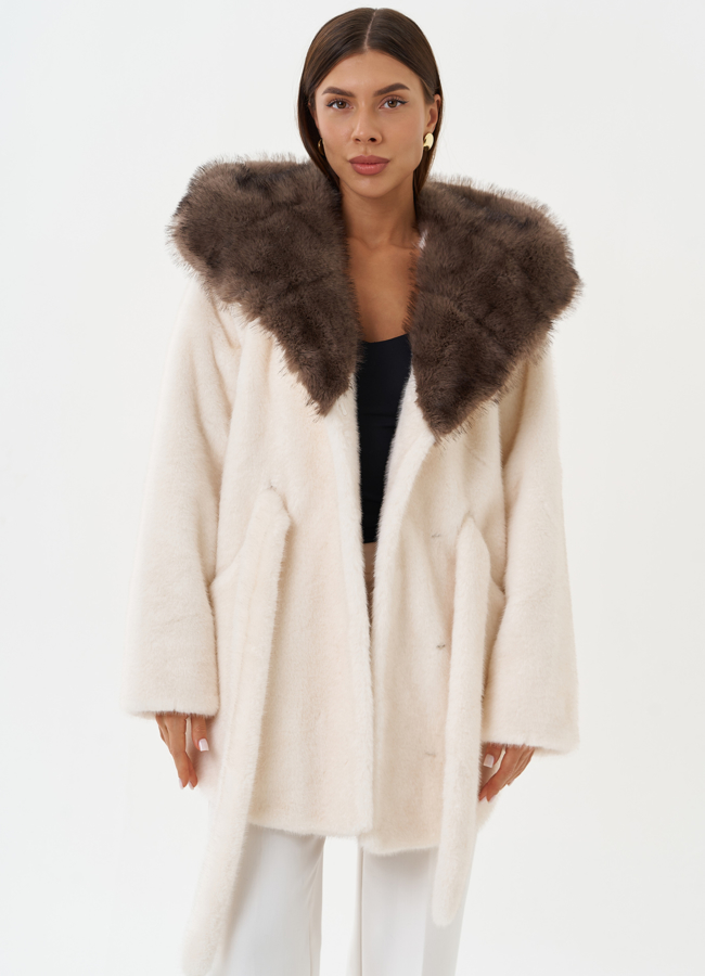 Укороченная шуба из эко меха с капюшоном модель № 28647 универмаг малина