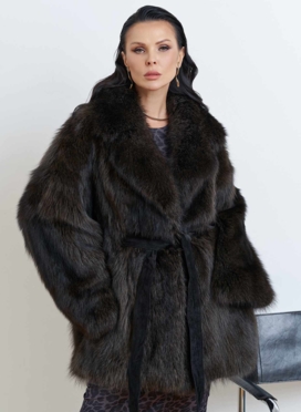 Шуба из меха канадского енота Шуба из меха канадского енота
