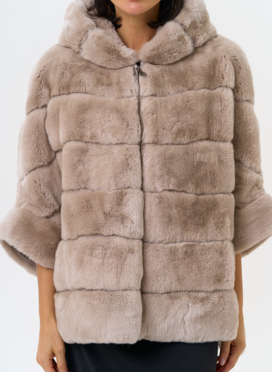 Короткая шуба из меха кролика с капюшоном Короткая шуба из меха кролика с капюшоном