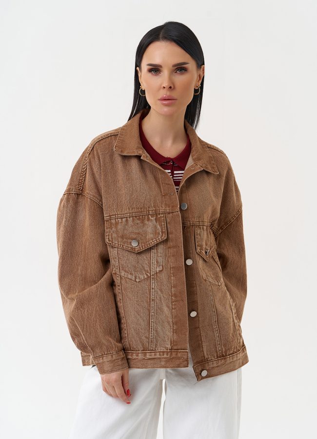 Женская джинсовая куртка коричневого цвета модель № 30414 меха малина