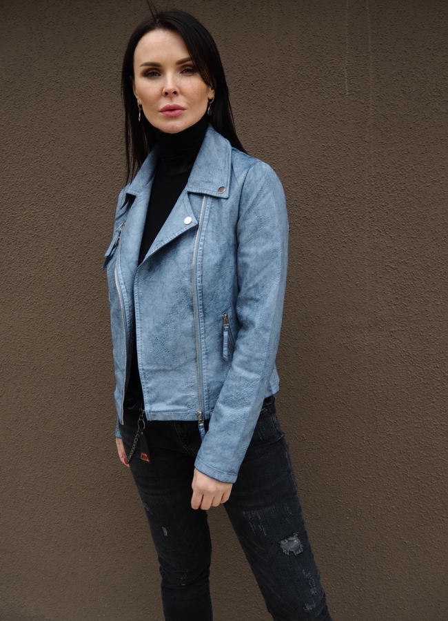 Куртка из эко кожи  цвета джинс модель № 1307 меха малина