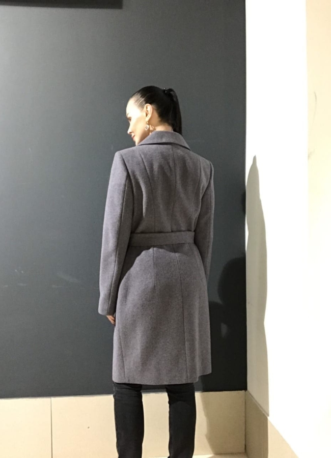 фото Приталенное женское пальто модель № 2584