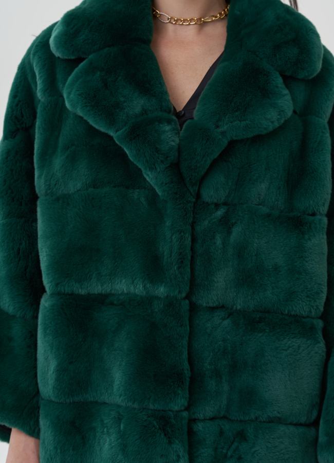 Шуба из меха кролика зеленого цвета модель № 25310 универмаг малина