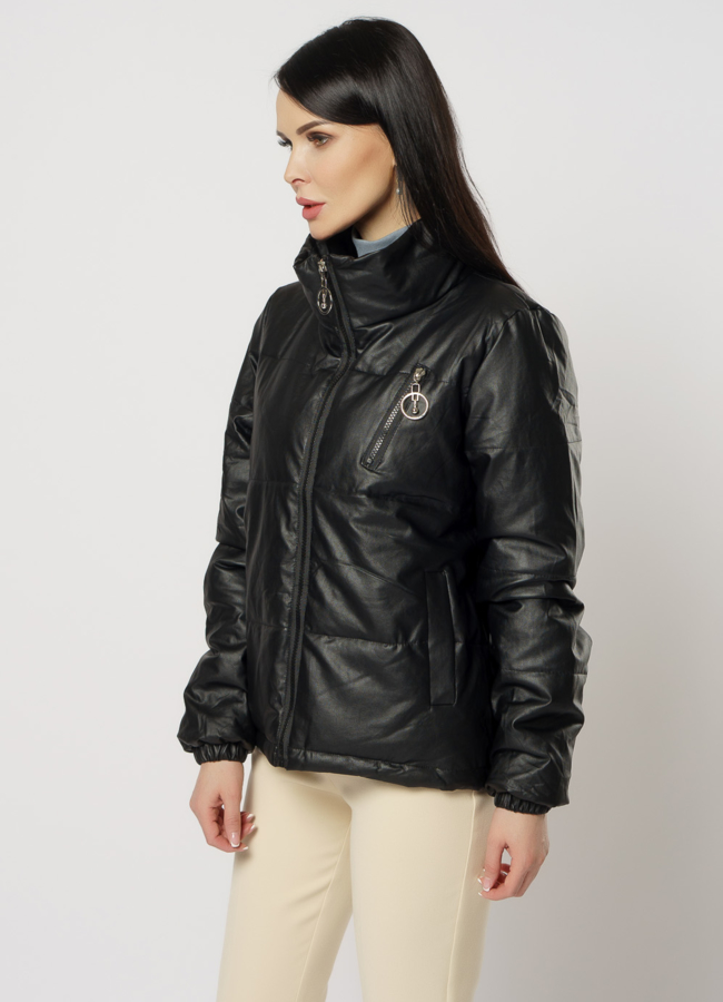 Женская куртка из эко кожи черного цвета модель № 20781 в рассрочку