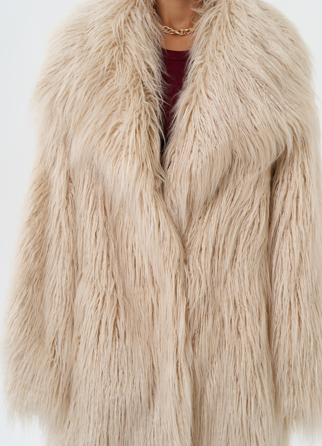 Женское полупальто из эко меха под ламу модель № 28545 универмаг малина