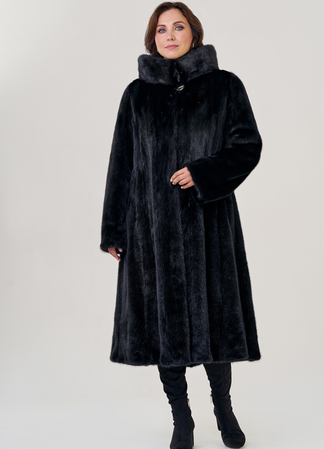 Норковая удлиненная  шуба с капюшоном в черном цвете модель № 80956 универмаг малина