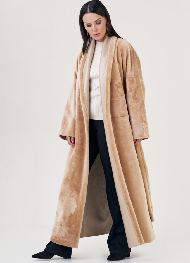 Двухсторонняя женская дубленка бежевого цвета  модель № 23246 универмаг малина