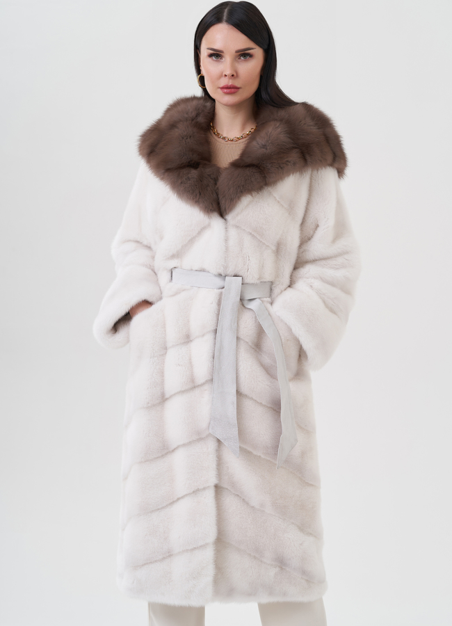 Норковая шуба с капюшоном из куницы  модель № 24672 меха малина