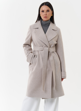 Пальто бежевого цвета с английским воротником