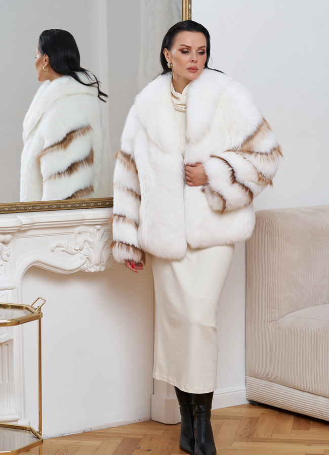 Женская шуба из меха лисы  модель № 27614 в кредит