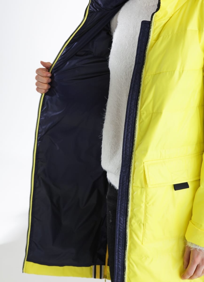 Плащ женский желтого цвета модель № 7723 в рассрочку