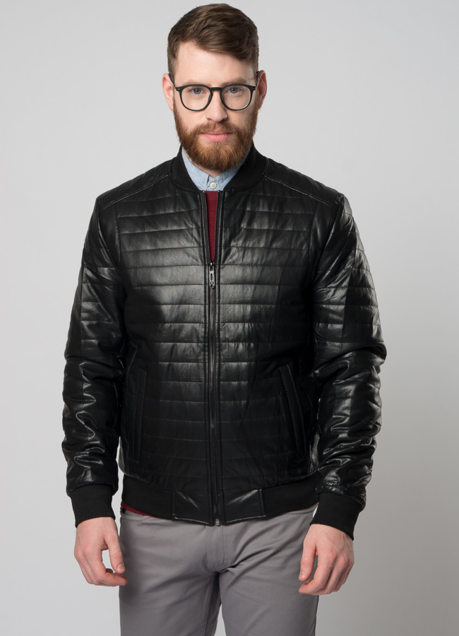 Бомбер из эко кожи черного цвета модель № 715 меха малина