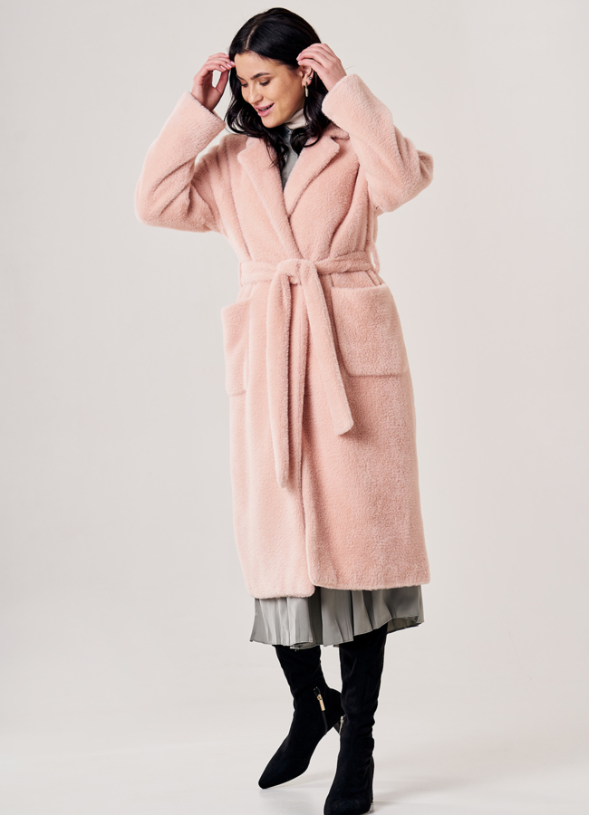 Пальто женское розового цвета с поясом модель № T4F W9822 в рассрочку