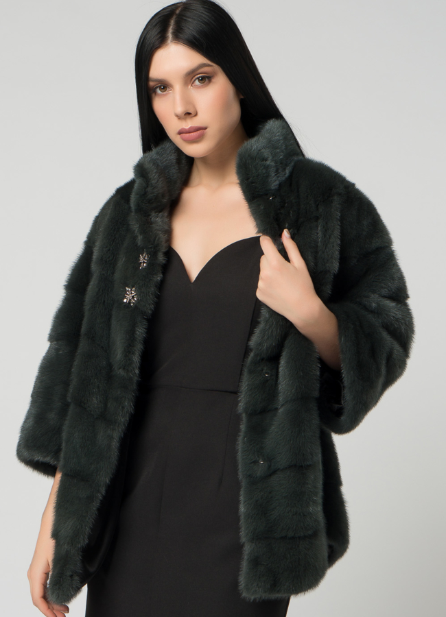 Короткая шуба из норки зеленого цвета модель № 1503 универмаг малина