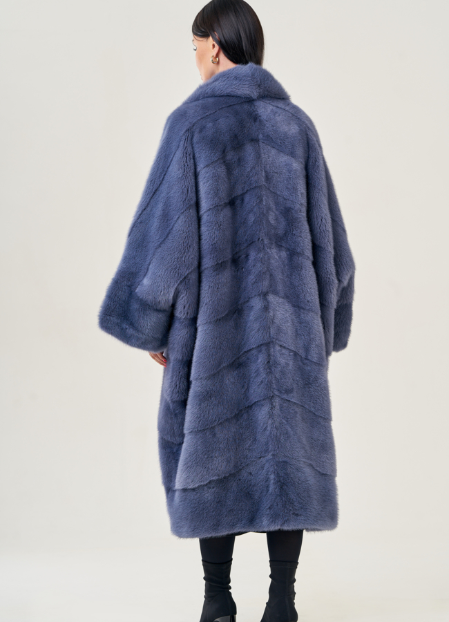 фото Норковая шуба оверсайз в голубом цвете  модель № 23109