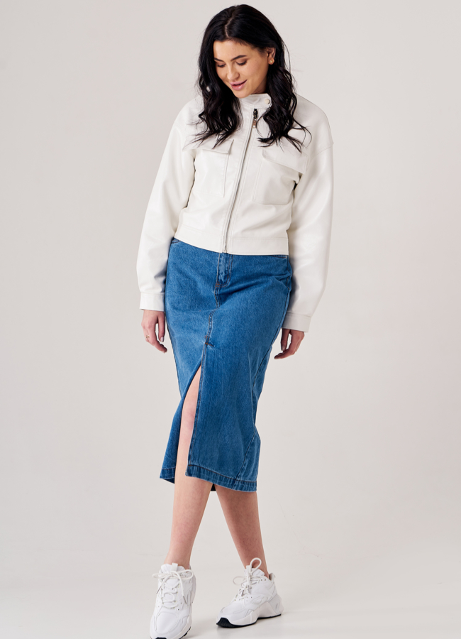 Женская куртка из эко кожи белого цвета модель № 20750 универмаг малина