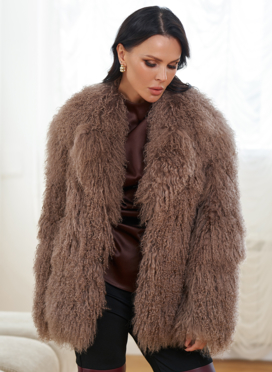 Женская шуба из меха ламы Женская шуба из меха ламы