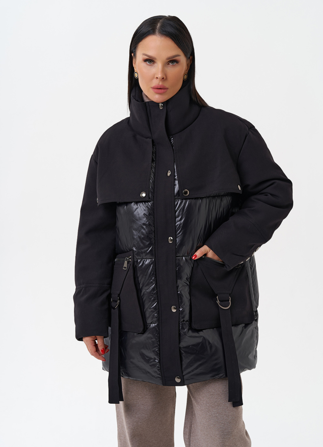 Женский пуховик черного цвета  модель № 28893 меха малина