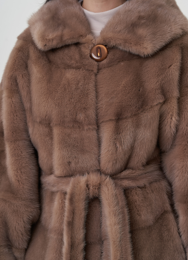 Женская норковая шуба с капюшоном  модель № 25701 универмаг малина