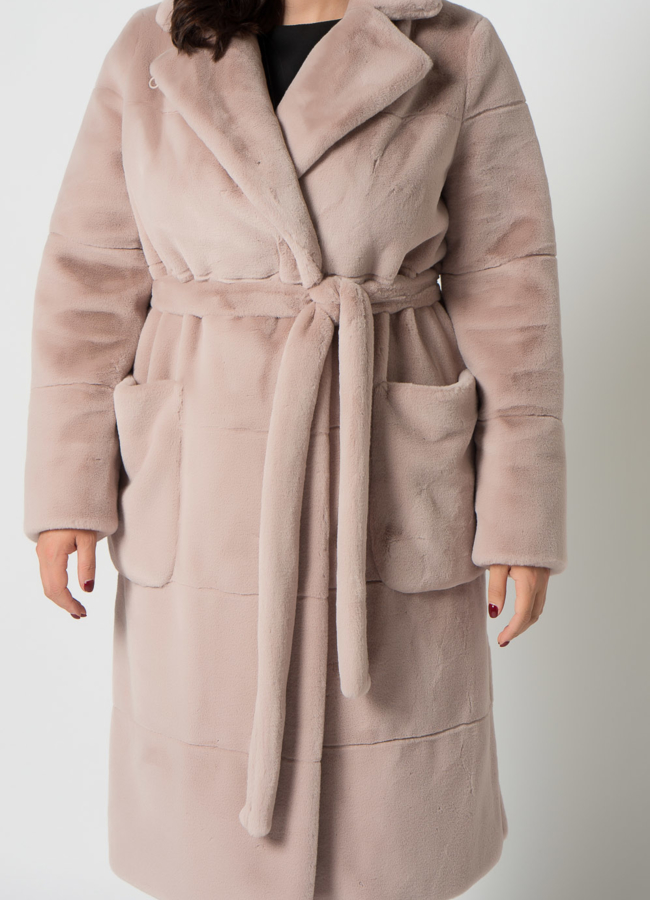 Пальто из эко меха с английским воротником модель № 21330 в рассрочку