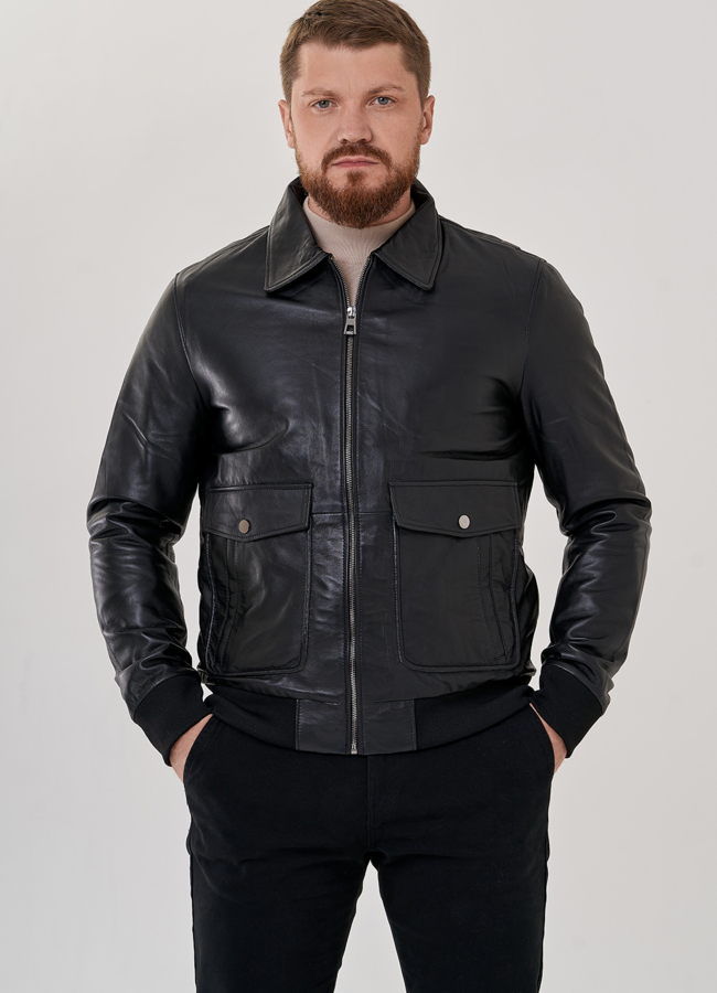 Мужская кожаная куртка черного цвета  модель № 23411 меха малина