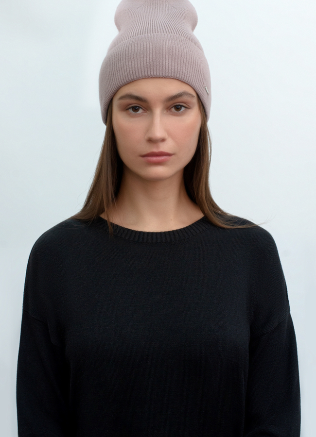 Шапка женская в нежно розовом цвете модель № 12304 меха малина