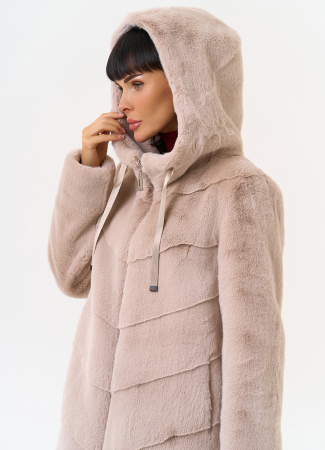 Женская шуба из эко меха с капюшоном модель № 31228 универмаг малина Женская шуба из эко меха с капюшоном модель № 31228 универмаг малина