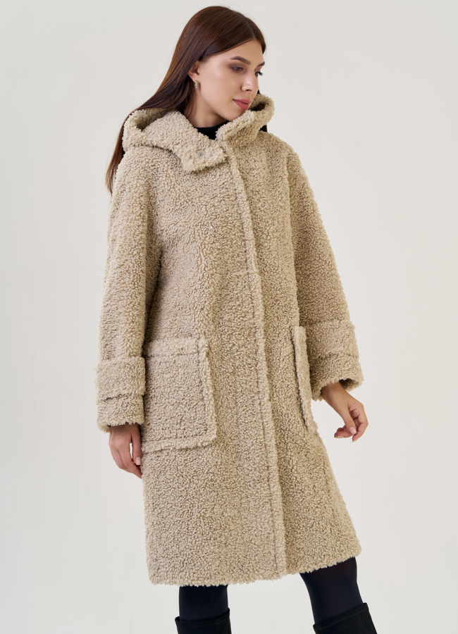 Женское полупальто с капюшоном бежевого цвета  модель № 23241 в кредит