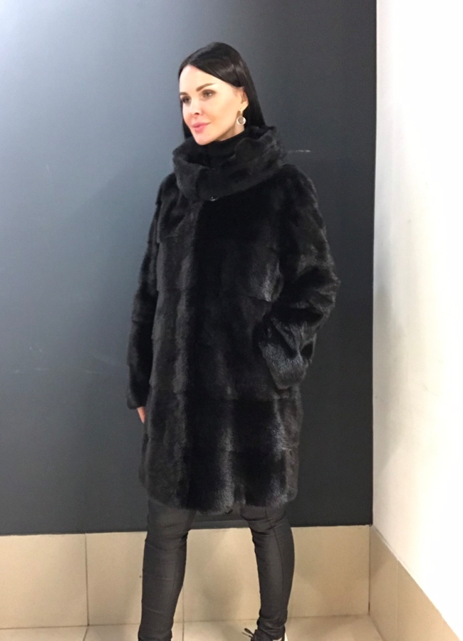 фото Норковая шуба с капюшоном в черном цвете модель № 2014С