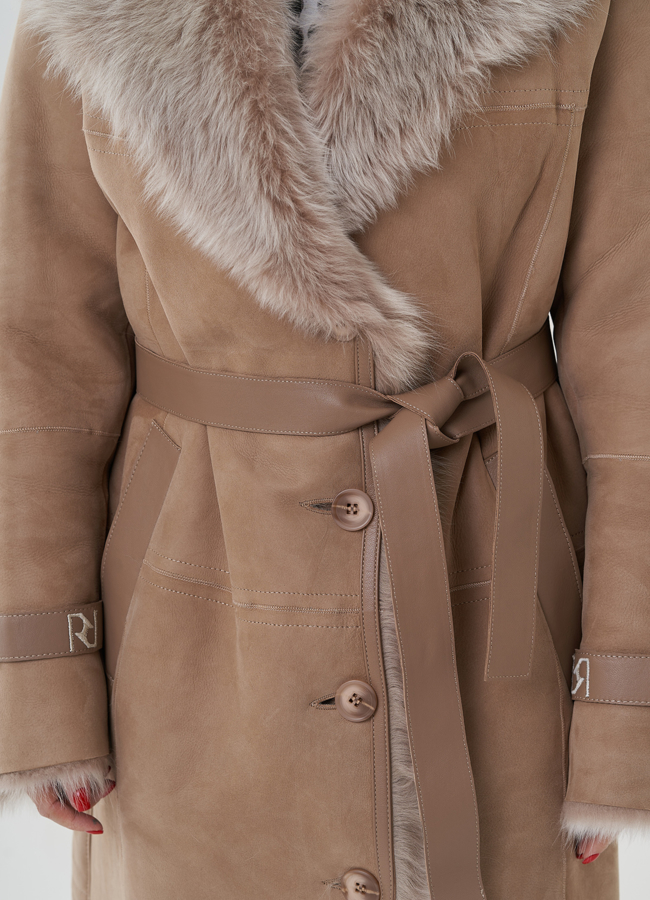 Женская дубленка с английским воротником  модель № 25631 универмаг малина Женская дубленка с английским воротником  модель № 25631 универмаг малина