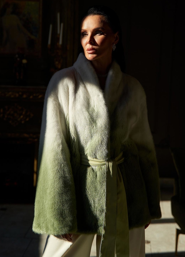 Женская шуба из меха норки с градиентом модель № 28092 универмаг малина