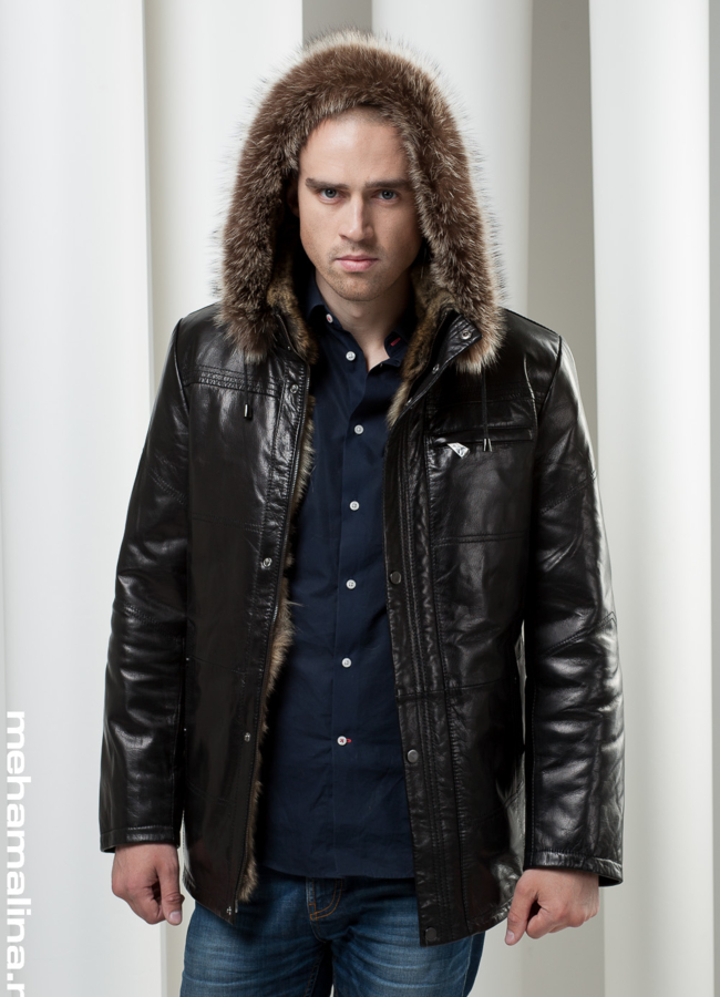 фото Дубленка на волке с капюшоном модель № DM-46