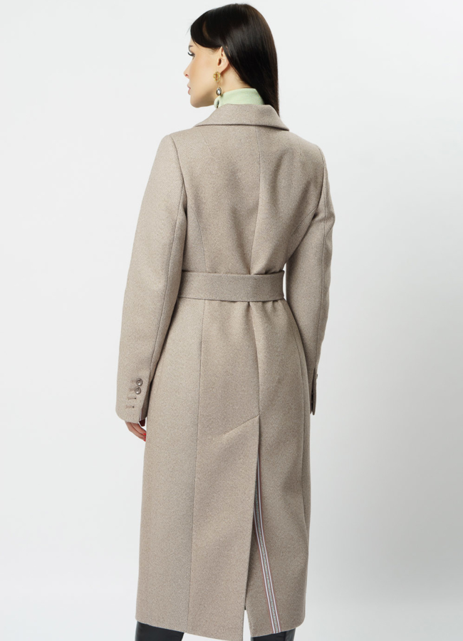 фото Приталенное пальто с английским воротником модель № 19104